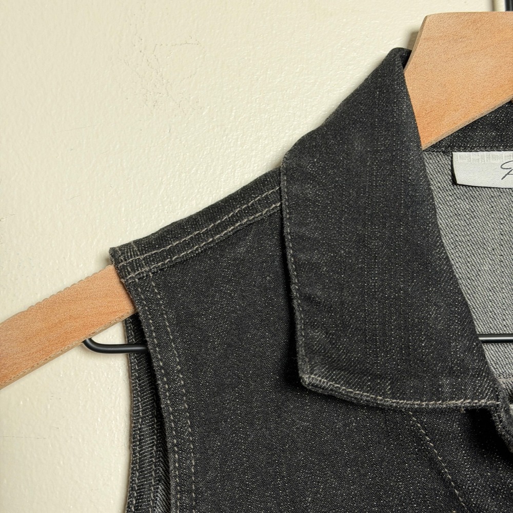 Chicos Platinum Black Denim Vest Dark Wash Button Front Collared Size 0 Small - Picture 6 of 6